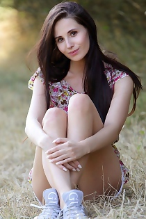 Vanessa A In Behind The Bush